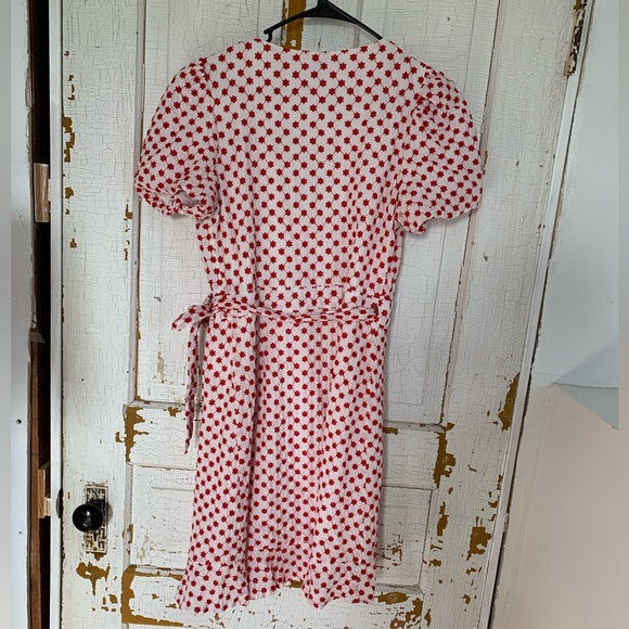 Draper James white and red embroidered floral wrap dress - Picture 4 of 4
